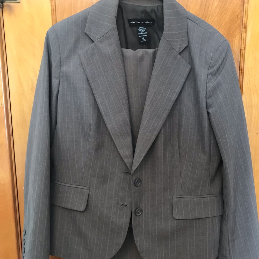 New York & Company 2 piece suit